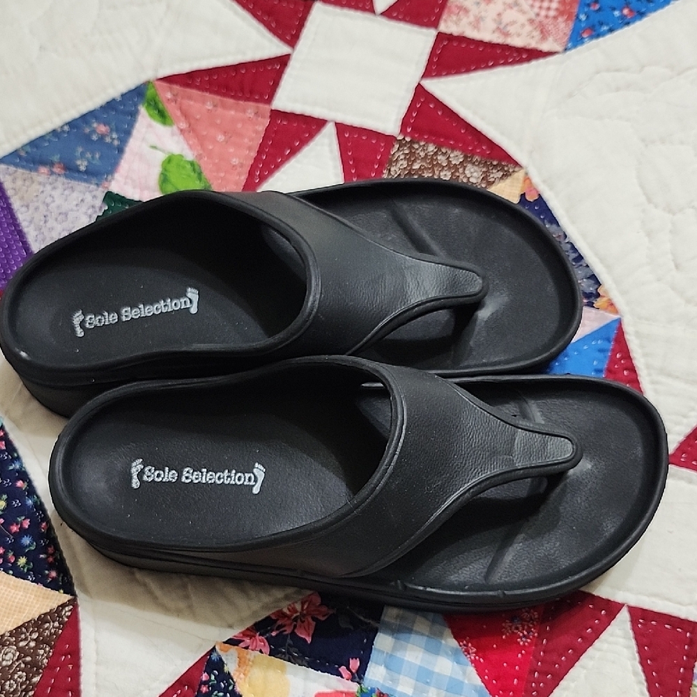 Black Memory Foam Flip Flops